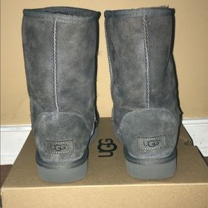 UGG CLASSIC SHORT II BOOT
